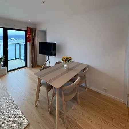 Center With Beautiful View Apartament Tromsø